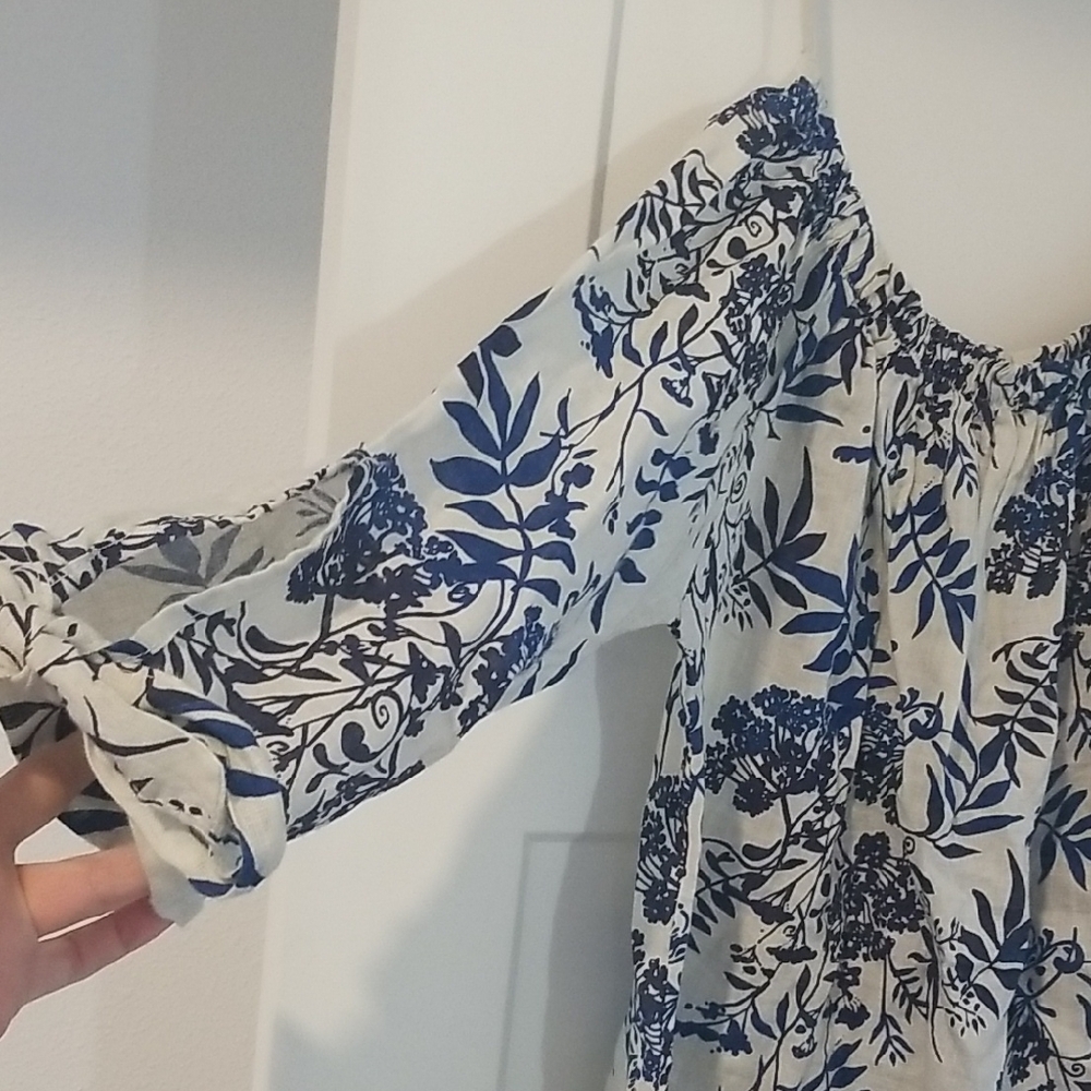 Elegant Blue Floral Long Sleeve Dress - Picture 2 of 6